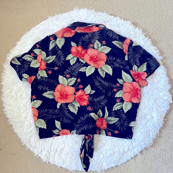 Havana Jacks Cafe Cropped Top - Picture 4 of 4